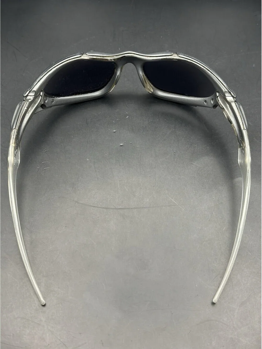 Oakley Plate Dark Silver/Black Iridium Lenses